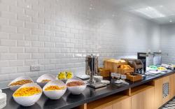 Holiday Inn Express London Heathrow T4 By IHG