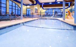 Holiday Inn Express Hotel & Suites Rogers By IHG