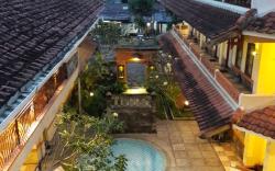 Arondari Hotel
