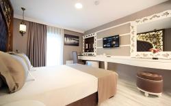 Demonti Hotel