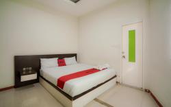 RedDoorz near Pantai Pede