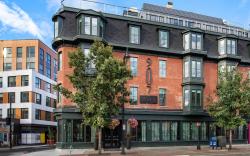 Lark Hotels 907 Main