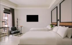 907 Main Hotel Central Square, Sonder