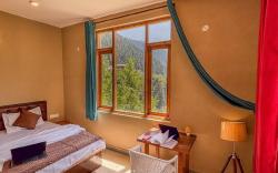 Kahaani: Valley View Room w/ WiFi & Apple Orchard