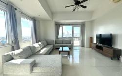 26D Walking distance to Ayala  Malls+ Pool &WiFi