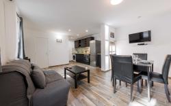Urban Refuge in the Heart of the Marsh 1BDR / 3P