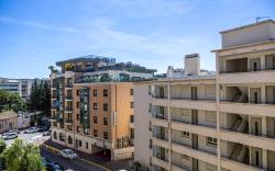 Haussmann apartment - South-facing balcony  2BR/4p