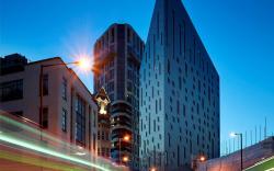 Montcalm East, Autograph Collection