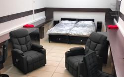 Flash Business and Chacuzzi