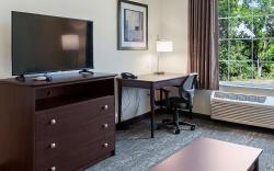 Cobblestone Hotel & Suites - Eaton