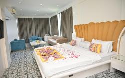 Urvi Banquets & Guest House 