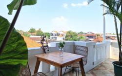 Nice Place To Stay - Rooftop Apartments