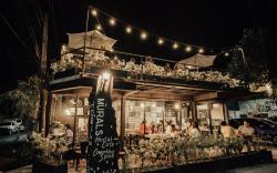 Murals Hostel & Cafe