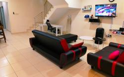 Senai 1168 three storey landed 14p 5BR near airpor