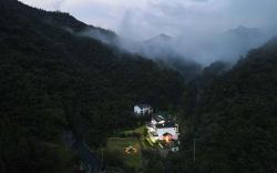 XiangLu YiMo · Valley Retreat Guesthouse