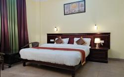 The Luv Hill Hotel And Cafe