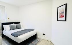 Modern Studio by Homely