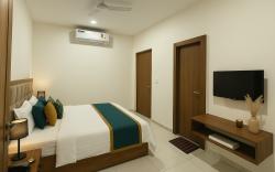 Hotel The Aadimata & Banquets