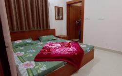 Goroomgo Saraswati Devi Atithi Bhawan Vrindavan