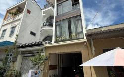 B Homestay