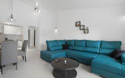 Pool Side Villa Sereno