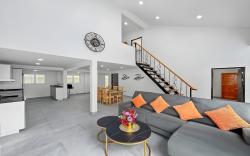 9 room private villa near beach