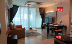 King Deluxe Suite next to BTS