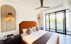 White Pearl Hotel - Colaba