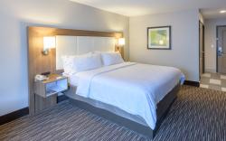Holiday Inn Express & Suites Jamestown By IHG