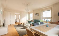 Spacious & Central  3-BR Apt - A RARE GEM! Turquoi