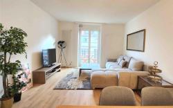 Apt 4A: Downtown: Spacious 2-BR Apartment