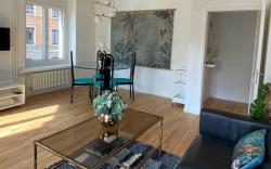 City Centre Spacious 2-BR Apt Sapphire