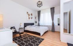 City Centre Spacious Studio Apartment E28 Gold