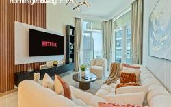 Luxury 2BR with Stunning Lake View in Business Bay