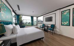 Azen Lakeside Hotel  & Travel