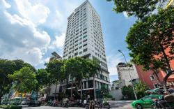 Otis Apartment - Balcony View - Steps from Bui Vien - International Plaza Building - District 1