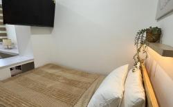 UJ Compact & Functional Cozy Place