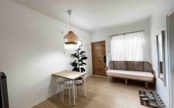 U2 New Minimalist Home 1-4 pax nr UP wifi Netflix