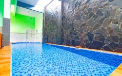 Villa Panderman Asri with Private Pool and Rooftop
