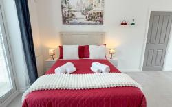Stylish 7 Bed - Stay on St Mary’s Road