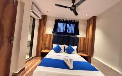 Hotel Lavish Park