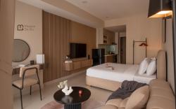 Modern Studio Retreat | King Bed | Maison De Gu