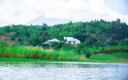 Tourist Guest house lakeRuhondo