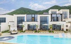 Yeosu Cave Pool Villa