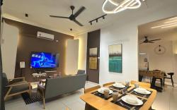 Lovely Modern Home • Karaoke  @ Mount Austin JB