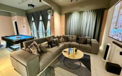 Cozy Holiday Home • Karaoke • BBQ @ Bukit Indah JB