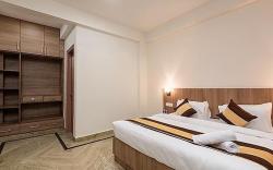 FabHotel Platinum Inn