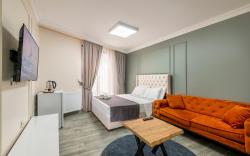 Royal Luxury Hotels & Suites