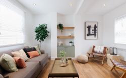 Lovely 1 Bed Apartment 2 minutes from the shops