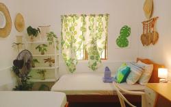 Twin Beds Room D - Amwani Azure